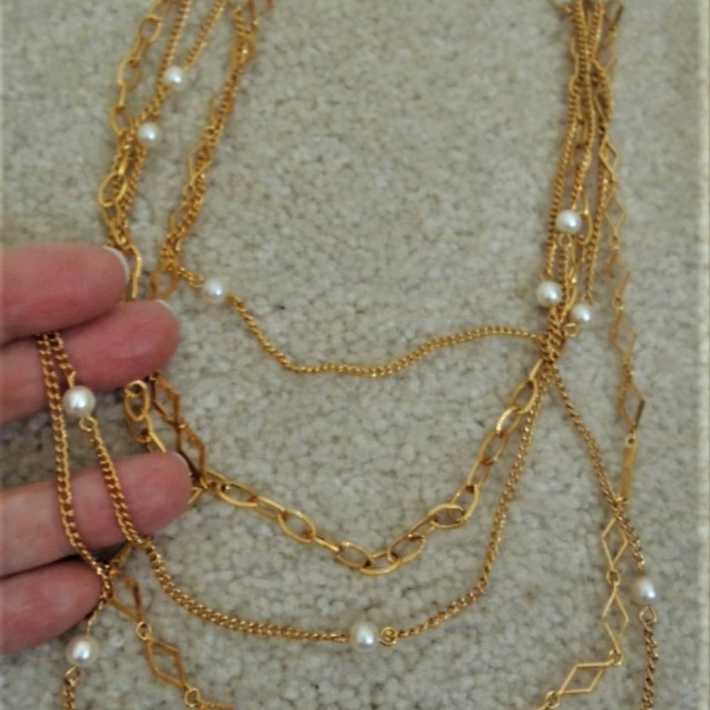 Necklace 5 Strand Gold/Pearl Layered Chain
